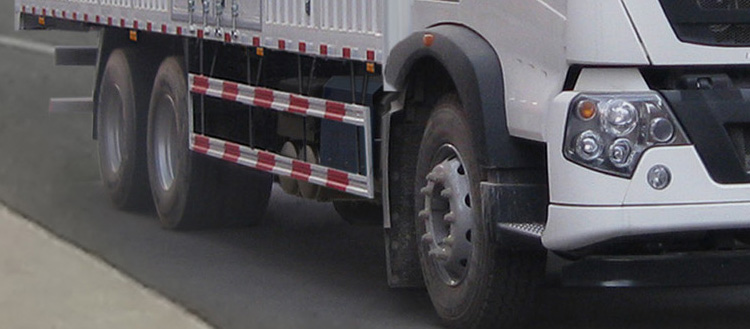 豪沃牌ZZ5257XXYN464GF1廂式運輸車公告圖片