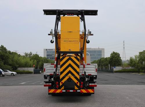 英達(dá)牌FTT5120TFZAT23防撞緩沖車公告圖片