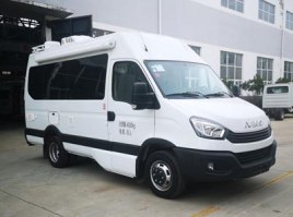旅居车