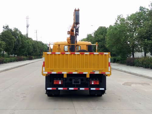 豪曼牌ZZ5108JSQF17EB2隨車起重運輸車公告圖片