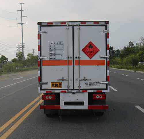 多士星牌JHW5041XRYB6易燃液体厢式运输车公告图片