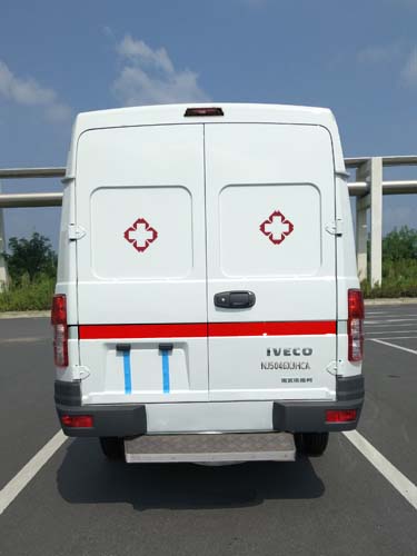 依維柯牌NJ5046XJHCA救護(hù)車公告圖片