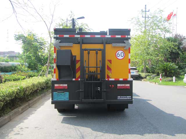 浙通牌LMT5180TYHZ路面养护车公告图片