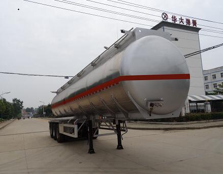 特运牌12.8米32.7吨3轴易燃液体罐式运输半挂车(DTA9401GRYA)