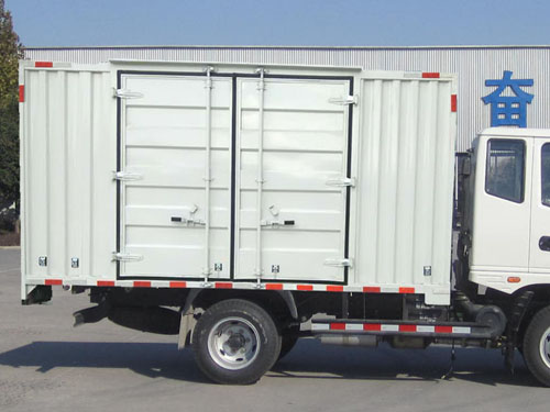 凱馬牌KMC5041XXYA28P5廂式運(yùn)輸車公告圖片