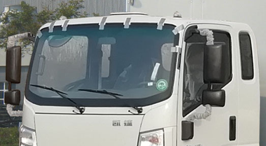 凱馬牌KMC5041XXYA28P5廂式運(yùn)輸車公告圖片