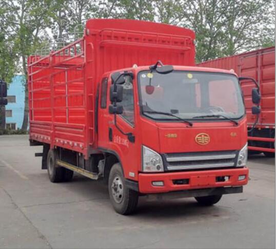 解放牌CA5121CCYP40K2L2E5A84倉柵式運(yùn)輸車公告圖片