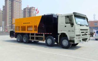 稀浆封层车
