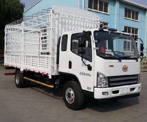 解放牌CA5047CCYP40K50E5A84倉(cāng)柵式運(yùn)輸車(chē)公告圖片