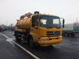 吸污车