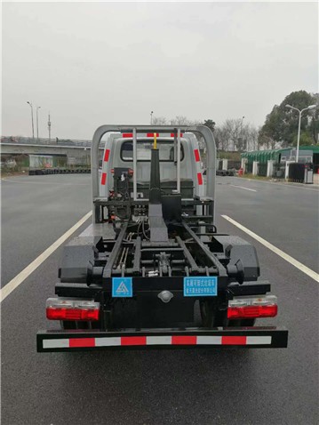 三力牌CGJ5040ZXXBEV纯电动车厢可卸式垃圾车公告图片