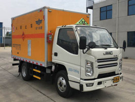 爆破器材运输车