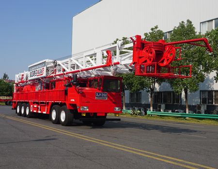 四機(jī)牌SJX5521TXJ450修井機(jī)公告圖片