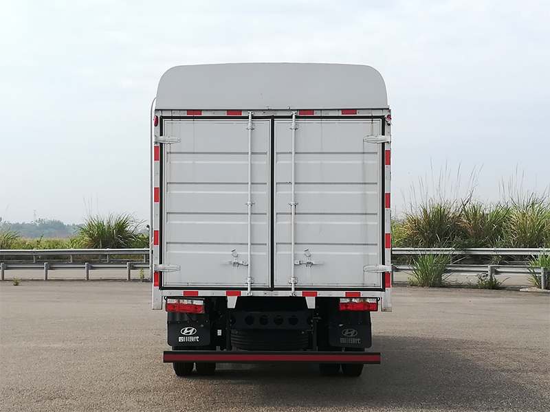 南駿牌CHM5110CCYQDA33V倉(cāng)柵式運(yùn)輸車公告圖片