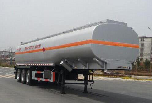特运牌11.8米31吨3轴易燃液体罐式运输半挂车(DTA9402GRY)