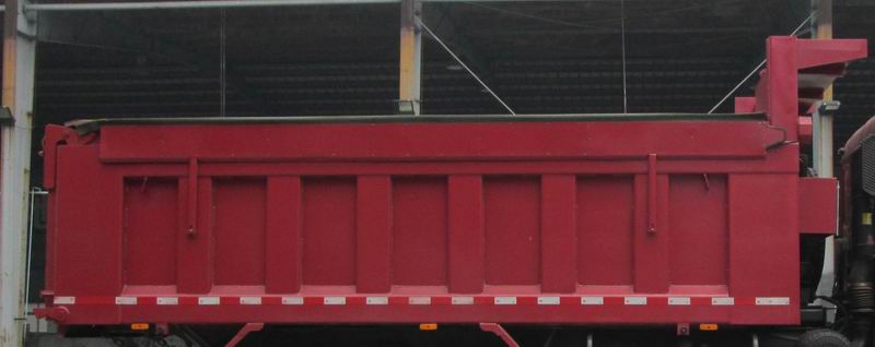 ZZ3251N324GE1 斯达-斯太尔牌345马力后双桥,后八轮柴油4.8米国五自卸汽车图片