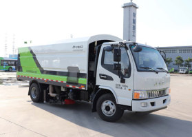 宇通牌YTZ5080TXC90D5吸尘车