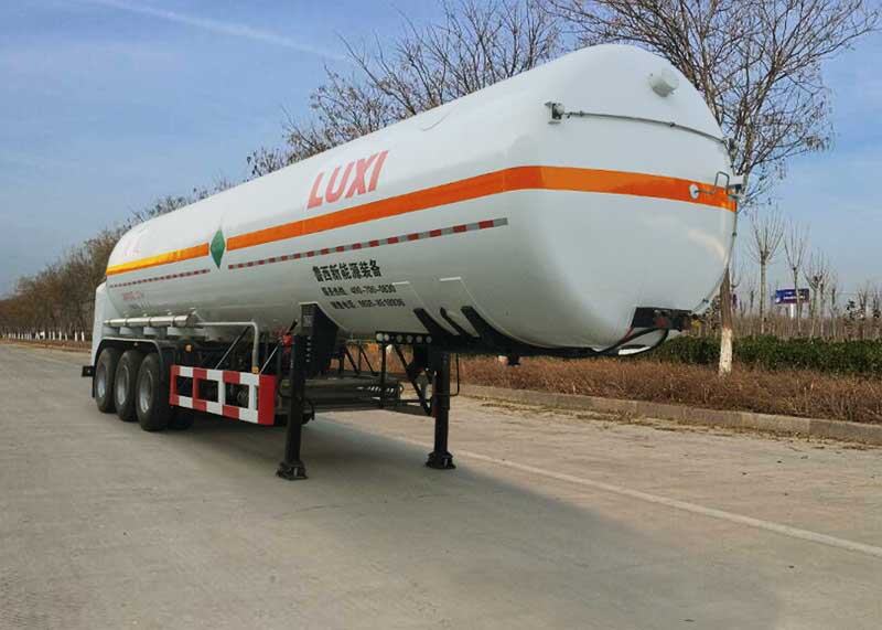 鲁西牌11.6米28吨3轴低温液体运输半挂车(LXZ9402GDY)