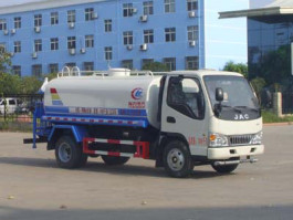 绿化喷洒车