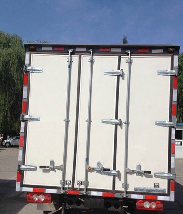 福田牌BJ5049XXY-A8廂式運(yùn)輸車公告圖片