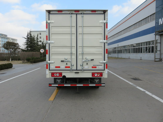 福田牌BJ5049XXY-A8廂式運(yùn)輸車公告圖片