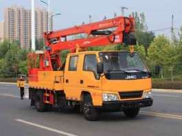 高空作业车
