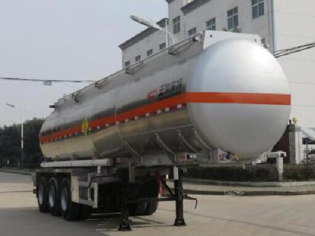 特运牌11米33.8吨3轴氧化性物品罐式运输半挂车(DTA9405GYW)