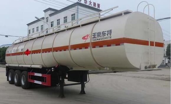 特运牌10.6米30.1吨3轴易燃液体罐式运输半挂车(DTA9405GRYA)