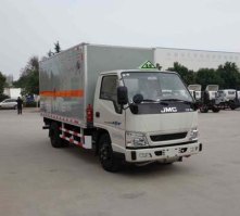 爆破器材运输车