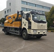 路面养护车