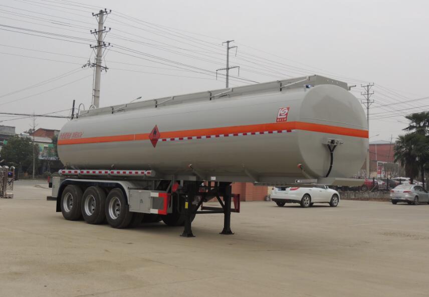 醒狮牌10.6米31.4吨3轴易燃液体罐式运输半挂车(SLS9401GRYC)
