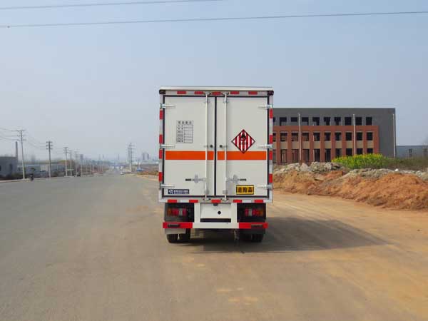 江特牌JDF5040XRGJ5易燃固體廂式運(yùn)輸車(chē)公告圖片