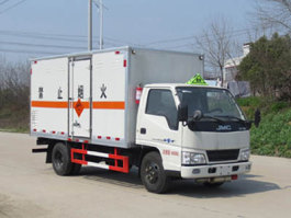 爆破器材运输车