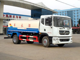 洒水车