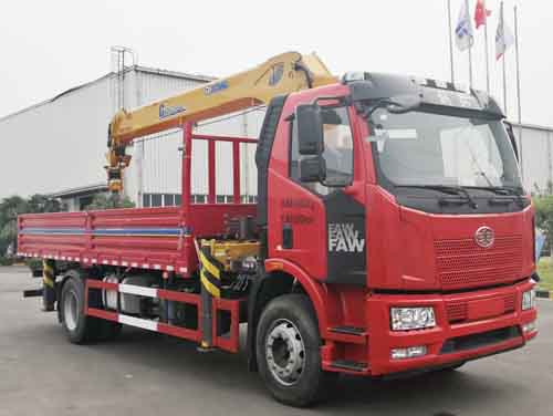 徐工牌XZJ5181JSQJ5隨車(chē)起重運(yùn)輸車(chē)公告圖片