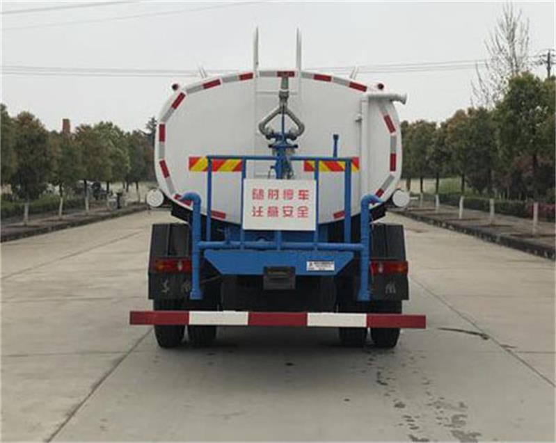 东风牌EQ5180GSSLV2洒水车公告图片