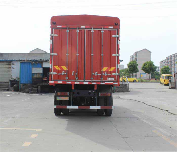 東風(fēng)牌EQ5311CCYLV1倉柵式運(yùn)輸車公告圖片