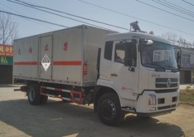 东风天锦 CLW5183XZWD5杂项危险物品厢式运输车
