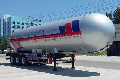 程力威牌13.6米24.6吨3轴液化气体运输半挂车(CLW9405GYQC)