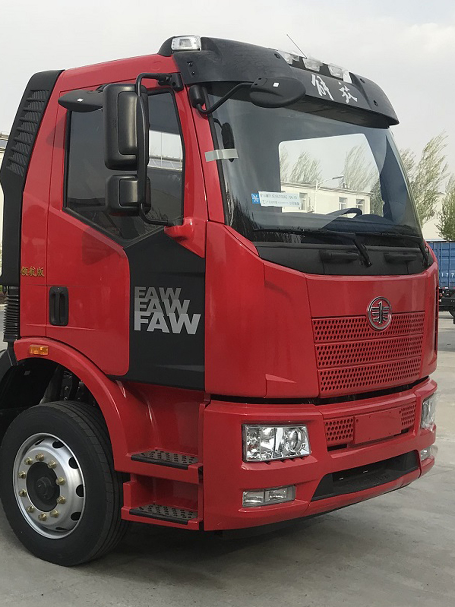 解放牌CA5180JSQP62K1L2A1E5隨車起重運(yùn)輸車公告圖片