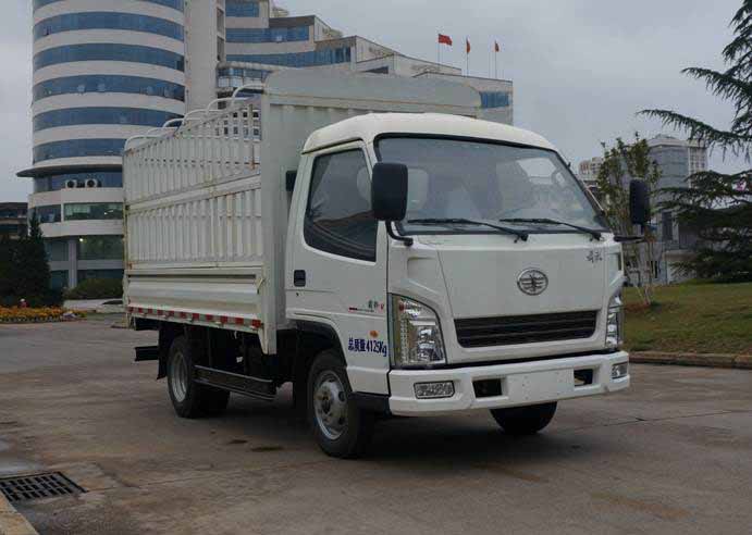 解放牌CA5040CCYK3LE5-1倉柵式運輸車公告圖片