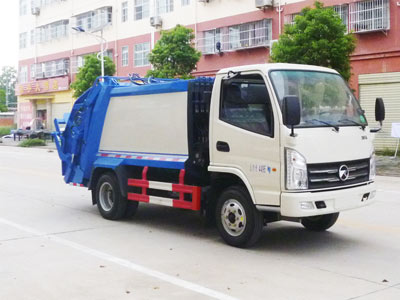 程力威牌CLW5040ZYSK5压缩式垃圾车