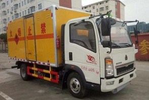 重汽豪沃 CLW5044XRQZ5易燃气体厢式运输车