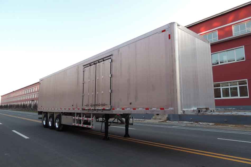 忠旺牌13.8米33.4吨3轴铝合金厢式运输半挂车(MBS9406XXY)