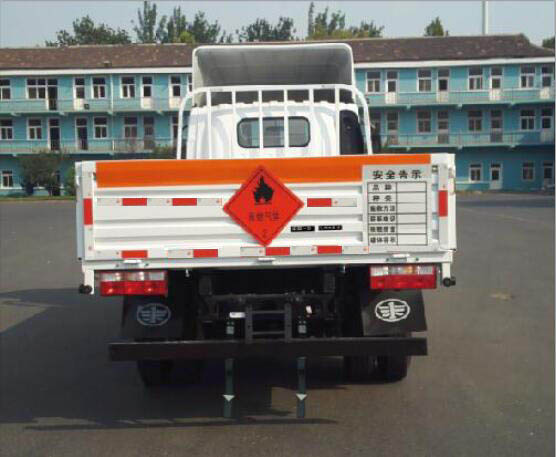 解放牌CA5047TQPP40K50L1E5A84氣瓶運(yùn)輸車(chē)公告圖片