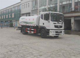 洒水车
