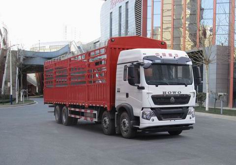 豪沃牌ZZ5317CCYN466GF1倉柵式運(yùn)輸車公告圖片