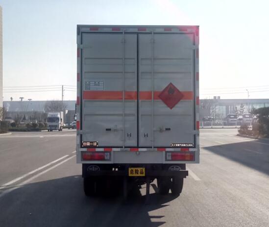 解放牌CA5070XRQP40K61L2E6A84易燃?xì)怏w廂式運(yùn)輸車(chē)公告圖片