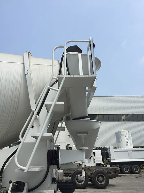 圓易牌JHL5315GJBF2混凝土攪拌運(yùn)輸車公告圖片