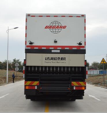 達(dá)剛牌DGL5310TFC-W406纖維同步封層車公告圖片